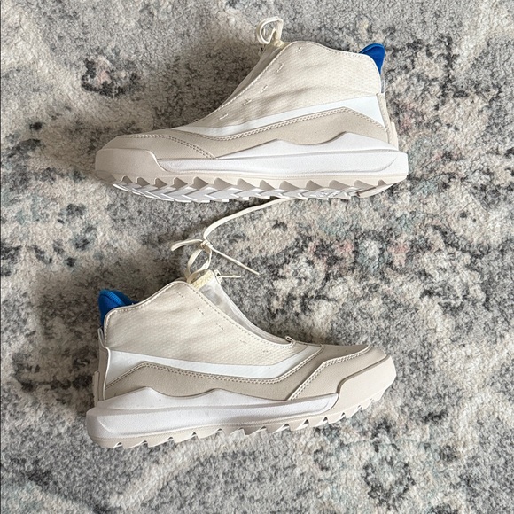 Sorel Women's ONA 718 Mid Sneaker shoe in the "Chalk, Hyper Blue" colorway - Picture 4 of 11